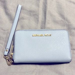 MICHAEL Michael Kors Chambray Jet Set
Travel Wallet